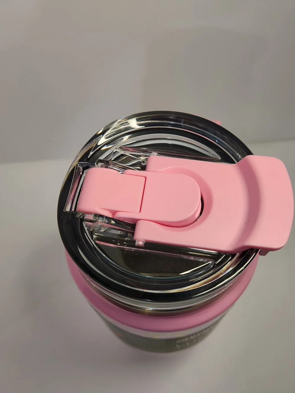 Thyme & Table Luna Tumbler 32 oz. With Handle, 2-in-1 Lid - Pink With Gold Bows